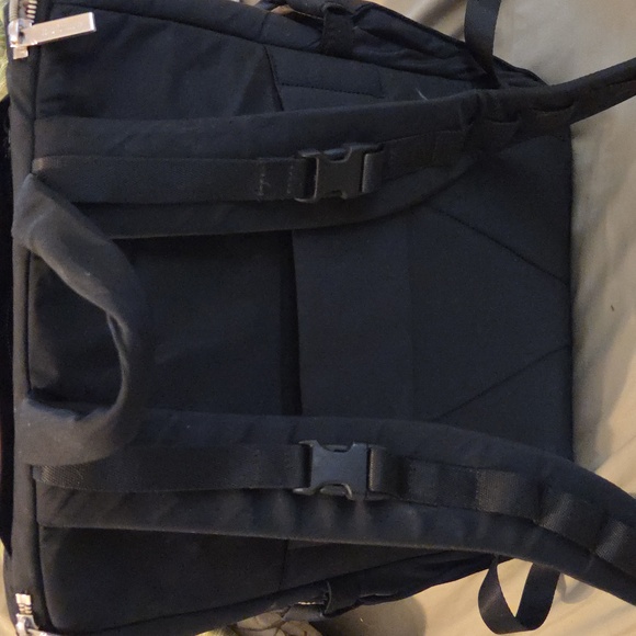 Lululemon New Parent Backpack 17L - Picture 5 of 9